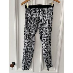 WD boy’s gray camo long underwear L 12-14